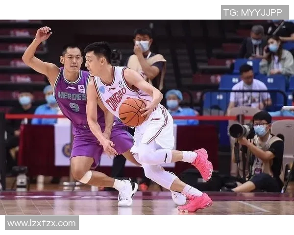 深度对话：黄军如何在篮球人生中追求梦想与坚持的故事