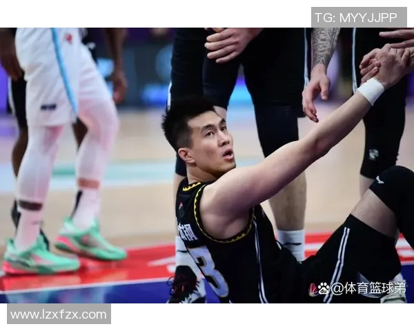 郭艾伦在篮球赛场上的传奇之路与未来发展展望分析 郭艾伦在篮球赛场上的传奇之路与未来发展展望分析