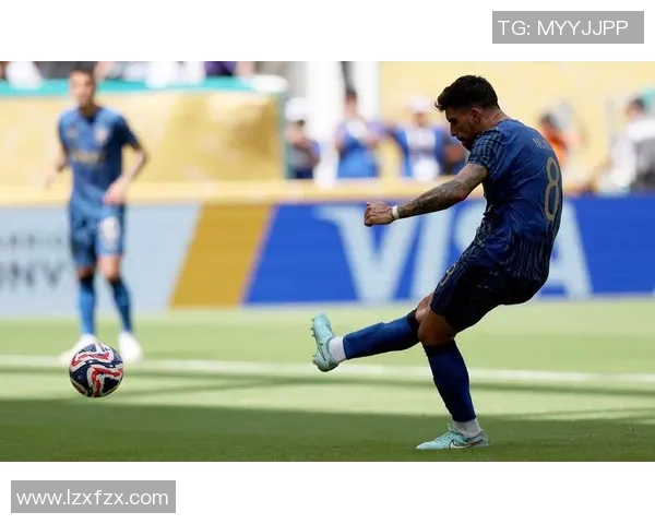 香港足球队挑战皇家马德里展现亚洲球队实力与魅力的巅峰对决