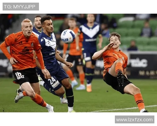 伯斯光荣与西方联队的激烈对决揭示了足球战术与团队协作的重要性