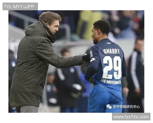 阿克灵与伯顿的激烈对决揭示了足球战术与团队合作的重要性