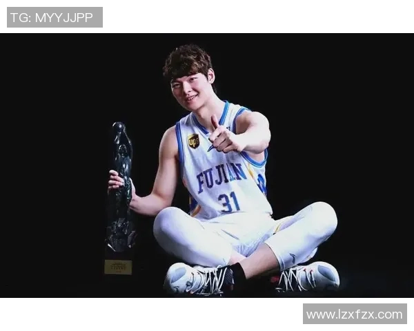 王哲林领衔中国男篮新征程展现实力与团队精神的完美结合