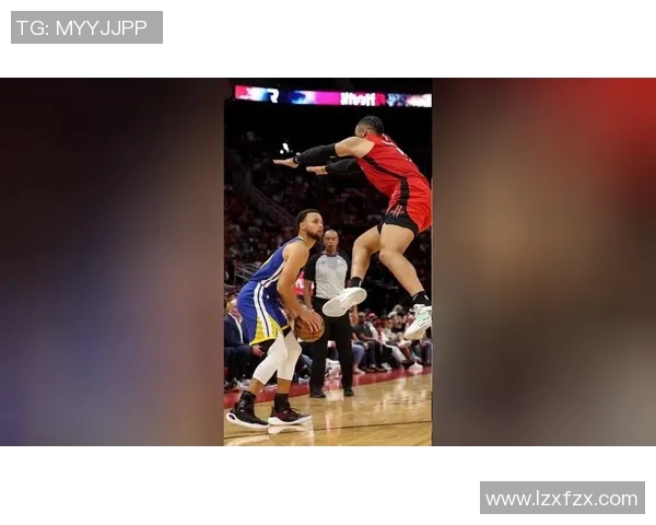 西部决赛第二场火箭对阵勇士的精彩对决与赛后分析